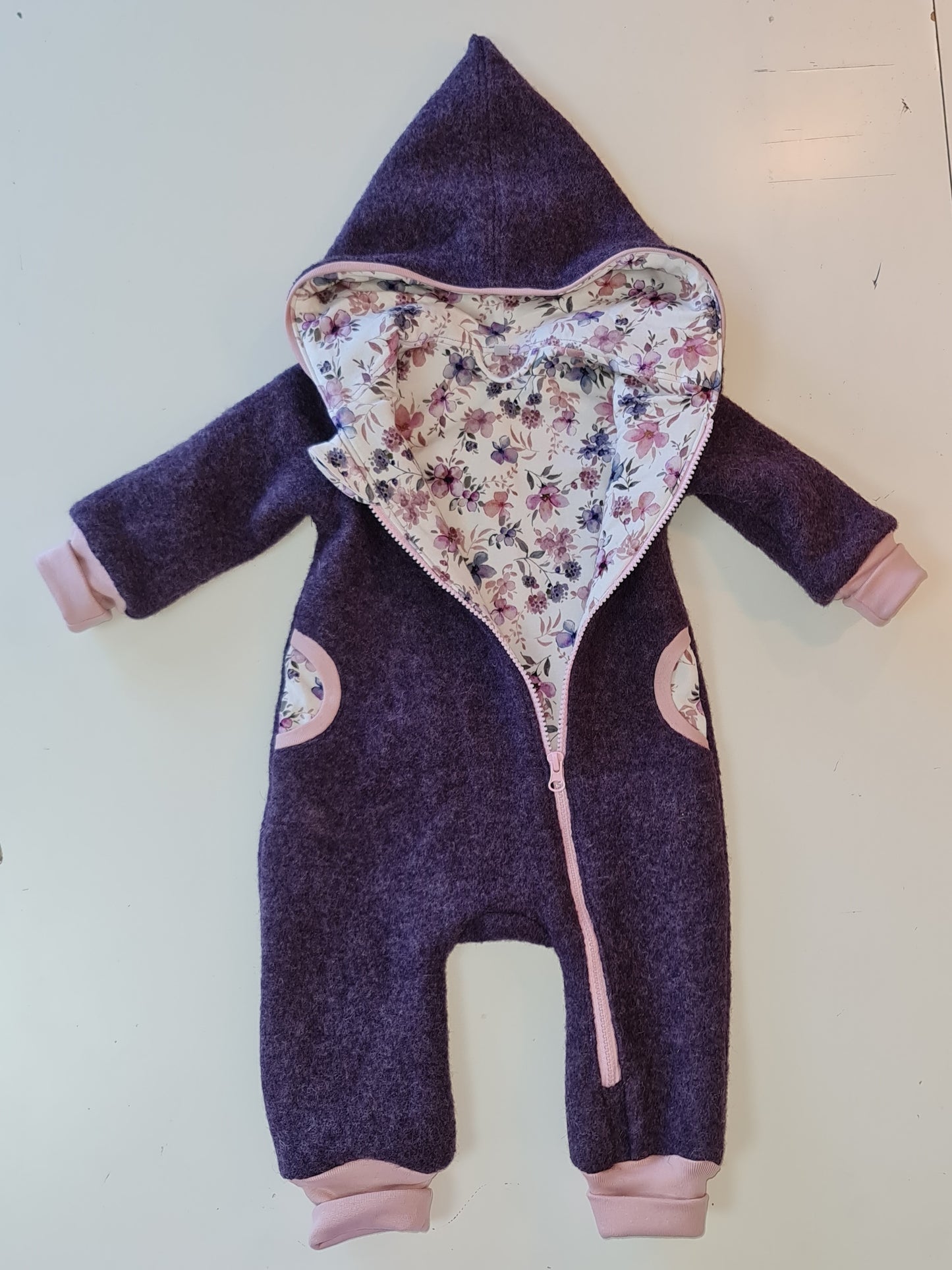Baby Walkanzug lila meliert