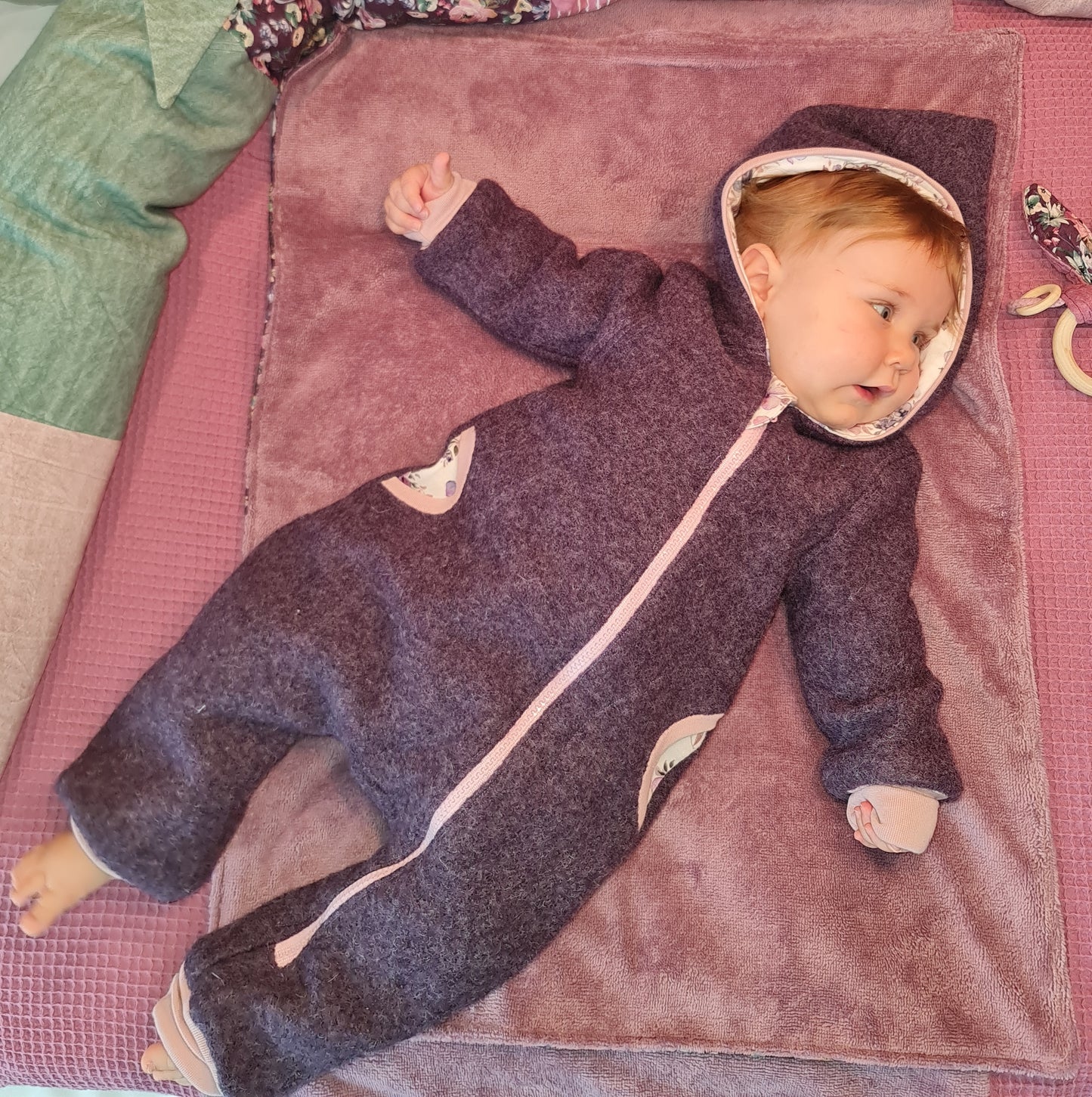Baby Walkanzug lila meliert