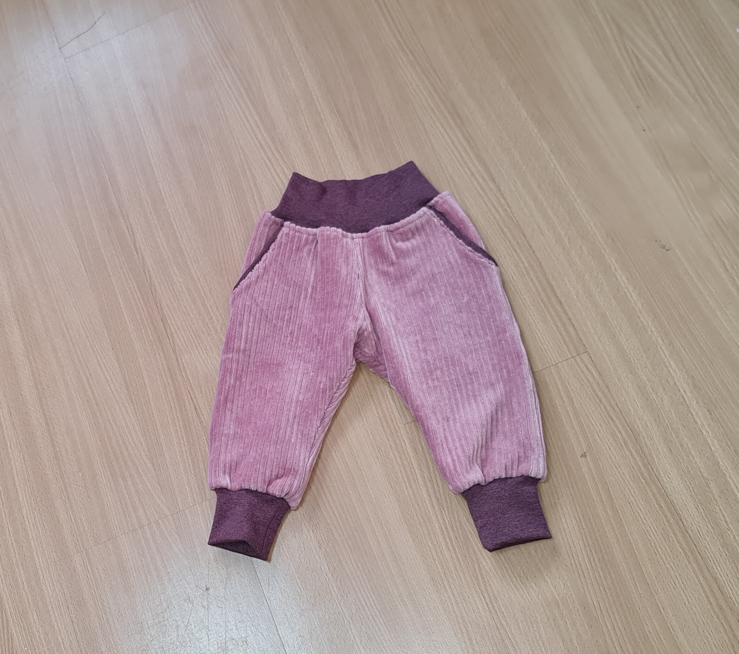 Cordhose rosa